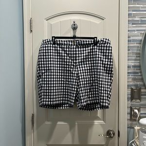 Talbots Perfect Shorts in Navy and White check. Size 22 Woman Petites